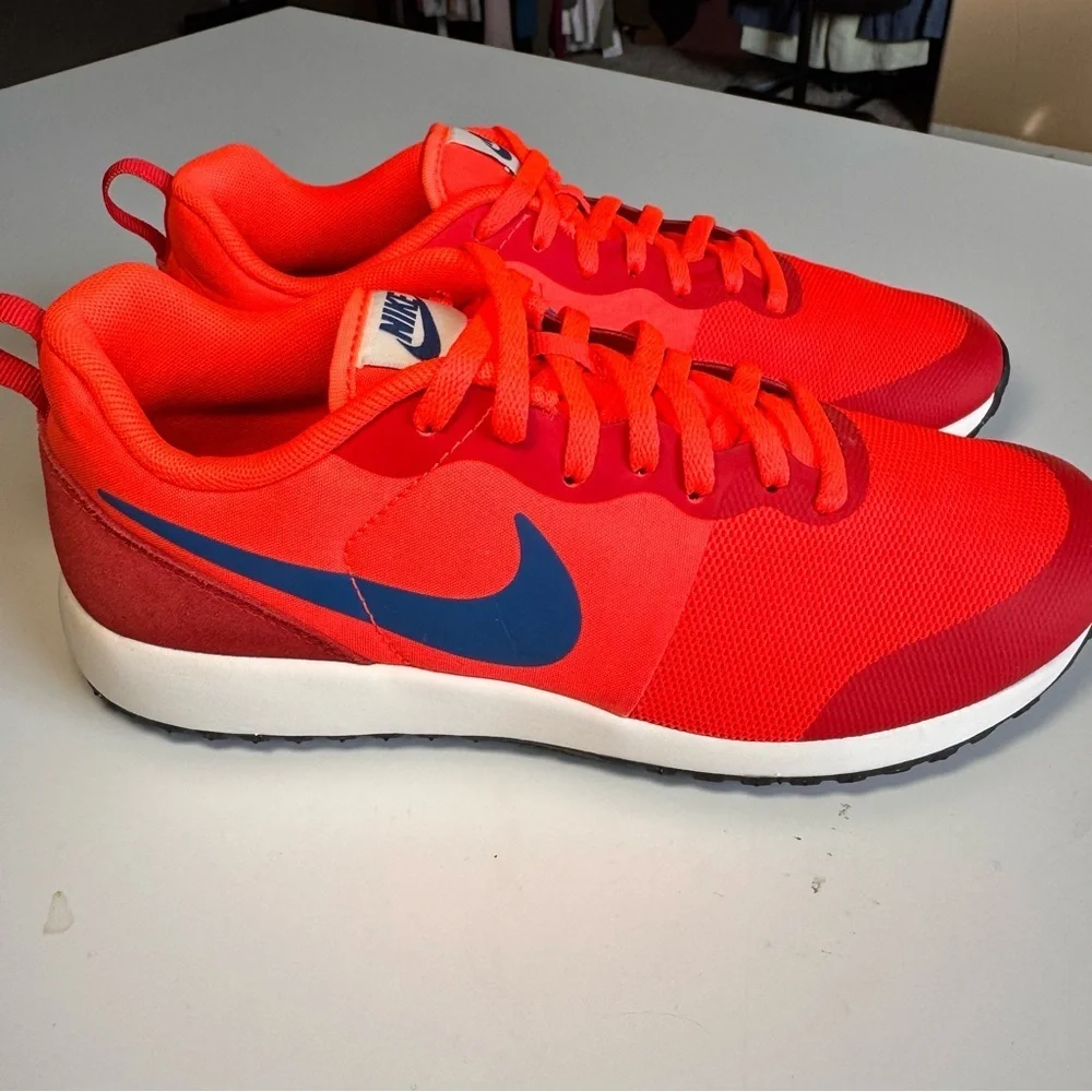 Nike Elite Shinsen Team Orange and Royal Blue Running Shoes Women’s size 7.5